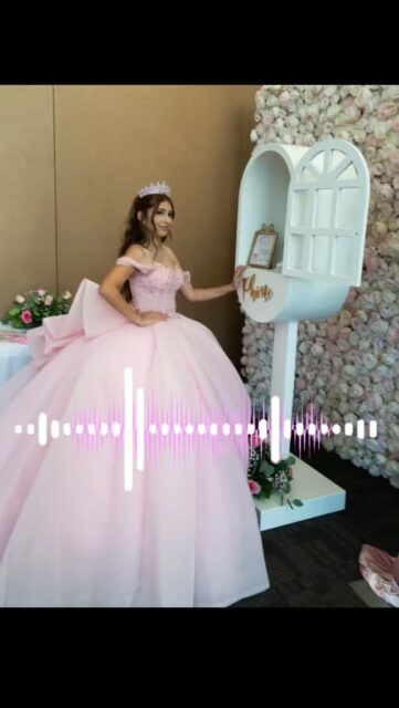 When you receive a beautiful message from your Grandma. Messages from your loved ones that last a lifetime. Contact us today to book. #audiguestbook #audiophone  #photobooth #quince #wedding #birthday